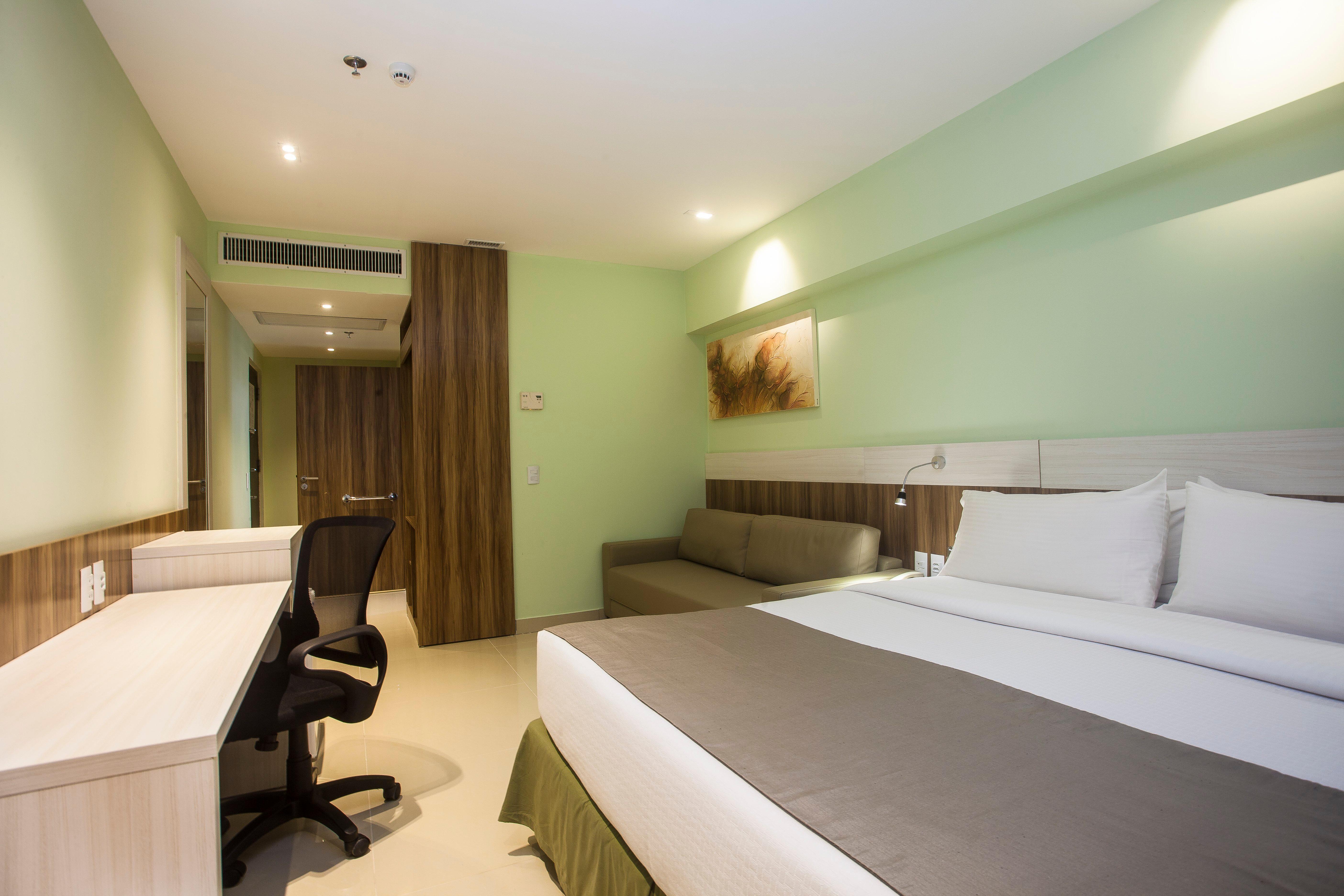 By Ihg Hotel 4*